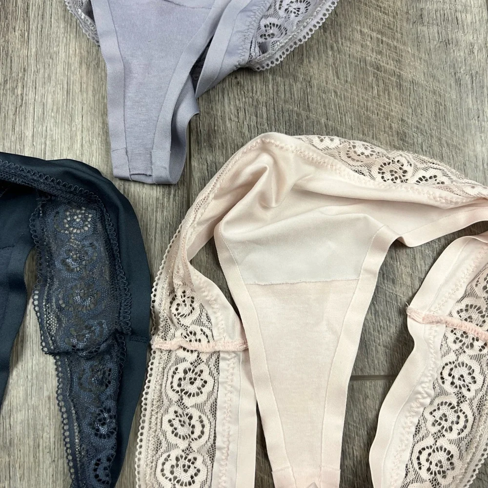 Jessica Simpson Thong Bundle‎